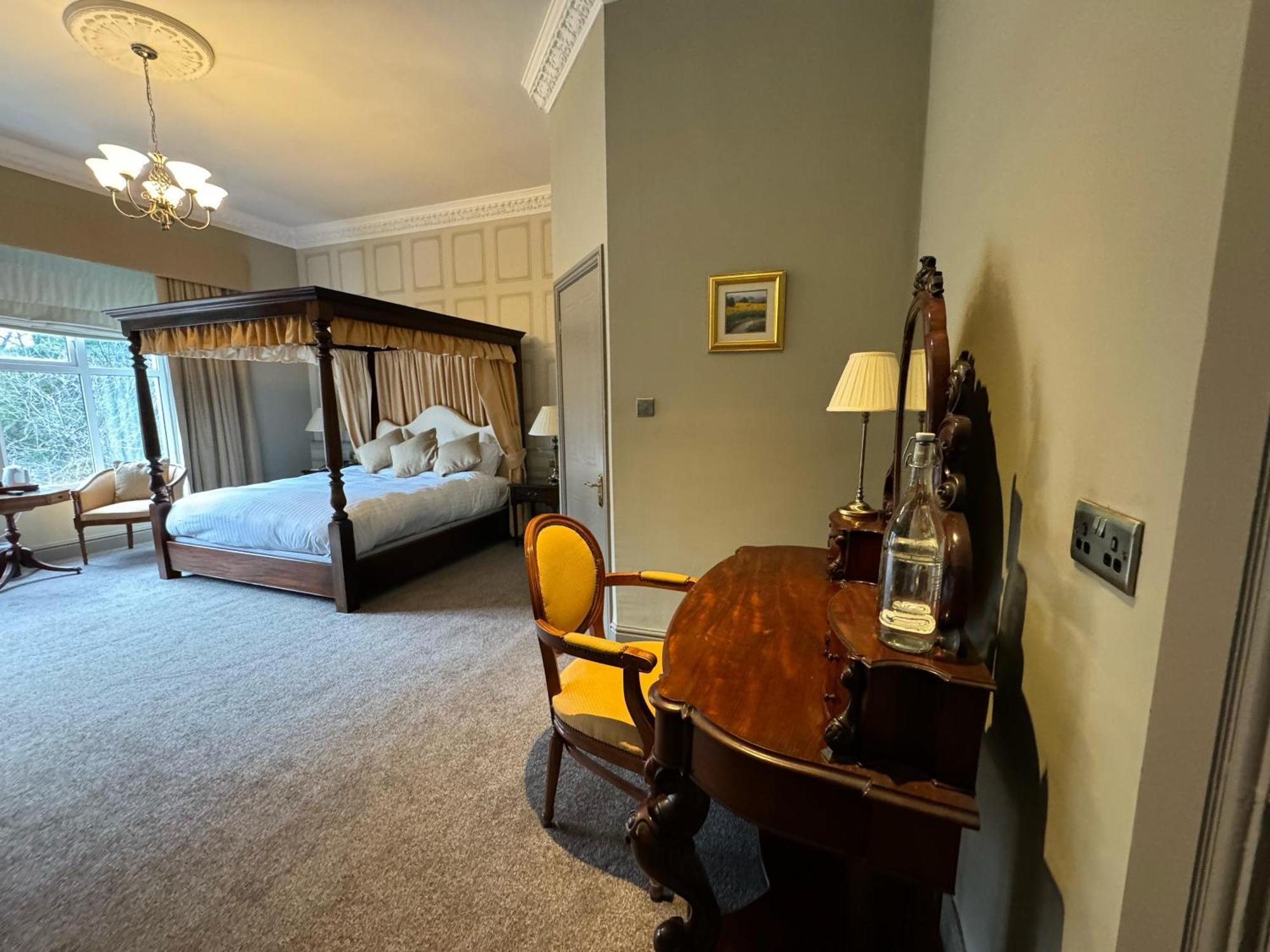 Tre-Ysgawen Hall & Spa لانْجيفْني المظهر الخارجي الصورة